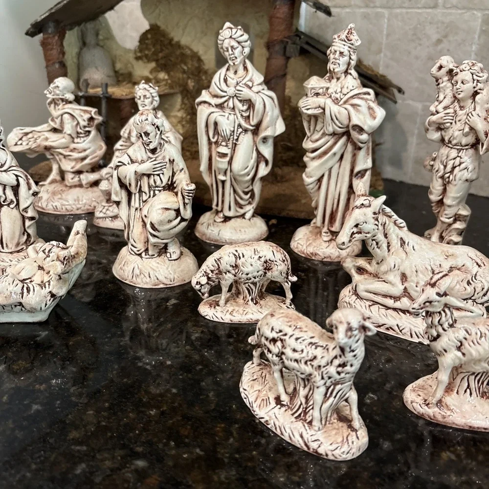 Vintage Atlantic Mold Nativity Set 17 Piece Ceramic Figures w/ Stable Christmas